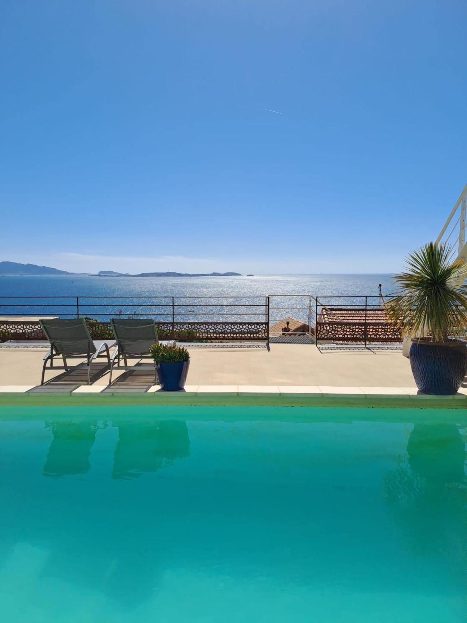 Les 1 Vue Piscine Guest house